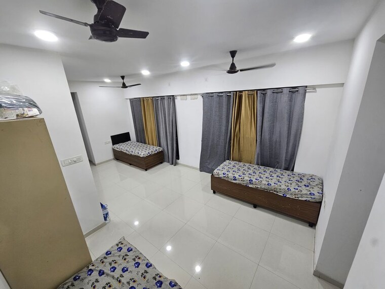 Room, kandivali east Pg For Boys & Girls In Kandivali East 10589481