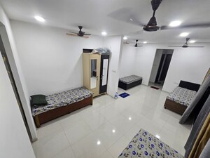 Room in  Pg at Kandivali East – for Rent