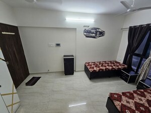 Pg For Rent in Kandivali East