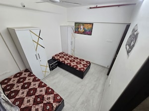 Room in  Pg at Kandivali East – for Rent