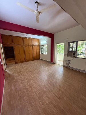 Room in 3 BHK Apartment at Richmond Towers, Richmond Town – for Rent