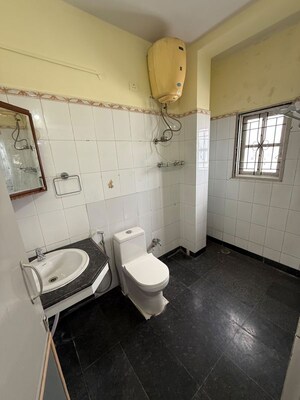 Bathroom in 3 BHK Apartment at Richmond Towers, Richmond Town – for Rent