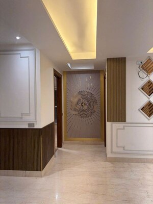 Furnished Amenities in 4 BHK Builder Floor at South City 2 – for Rent