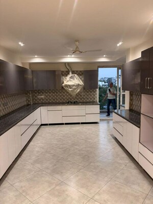Parking in 4 BHK Builder Floor at South City 2 – for Rent