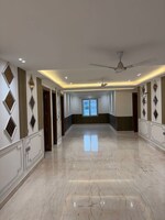 4 BHK + Servant Room 525 Sq.Yd. Builder Floor in South City 2