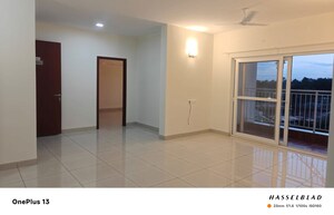 Room in 3 BHK Apartment at Prestige Fontaine Bleau, Whitefield – for Rent