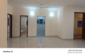 Room in 3 BHK Apartment at Prestige Fontaine Bleau, Whitefield – for Rent