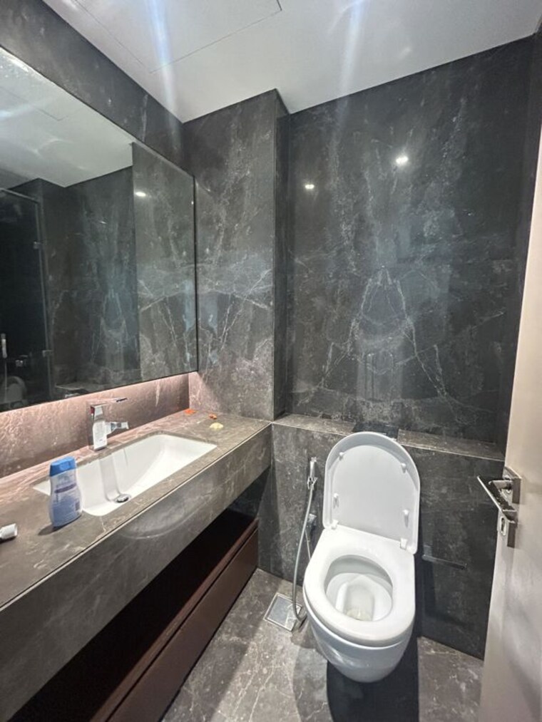 Bathroom, lodha-the-park-trump-tower 3 Bedroom 1314 Sq.Ft. Apartment In Worli Mumbai 10589564