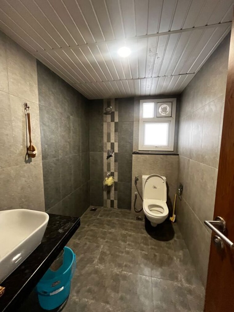 Bathroom, prestige-tranquil 3 Bedroom 1769 Sq.Ft. Apartment In Kokapet Hyderabad 10589567