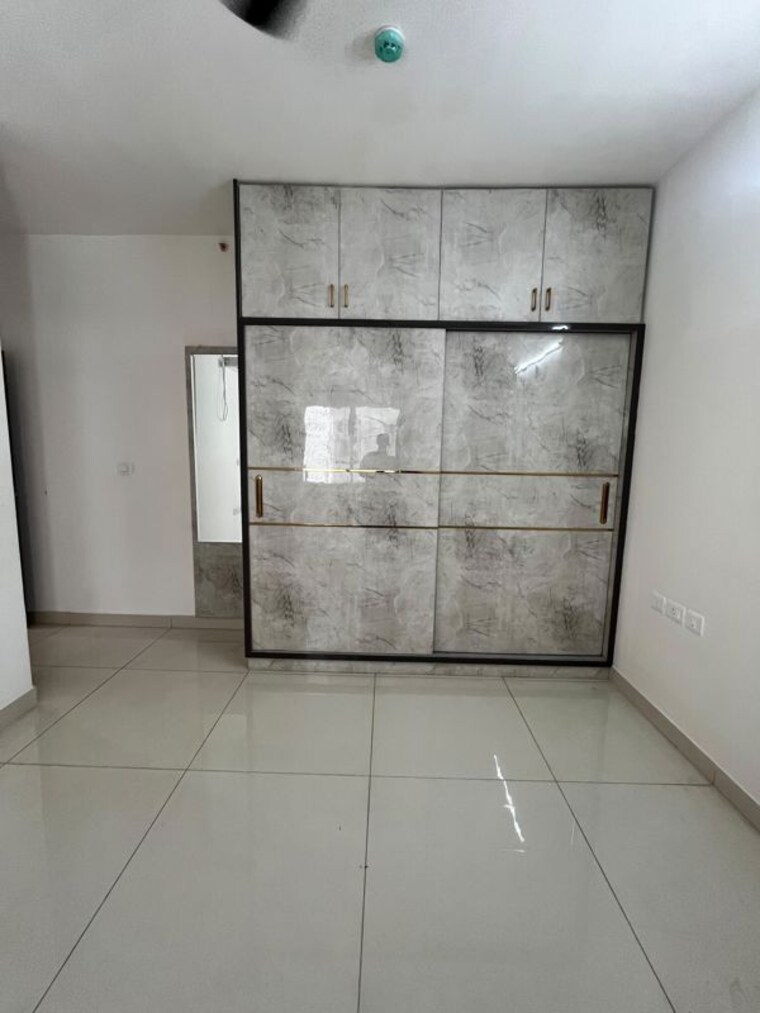 Bathroom, prestige-tranquil 3 Bedroom 1769 Sq.Ft. Apartment In Kokapet Hyderabad 10589567