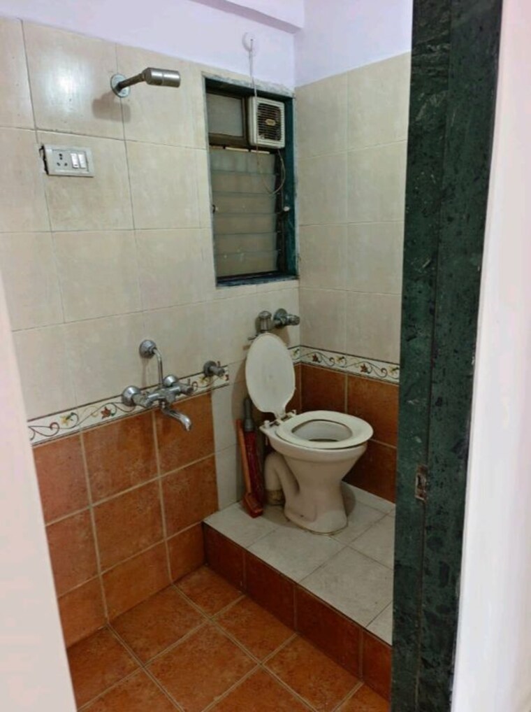 Bathroom, lodha-paradise 2 Bedroom 650 Sq.Ft. Apartment In Majiwada Thane 10589565