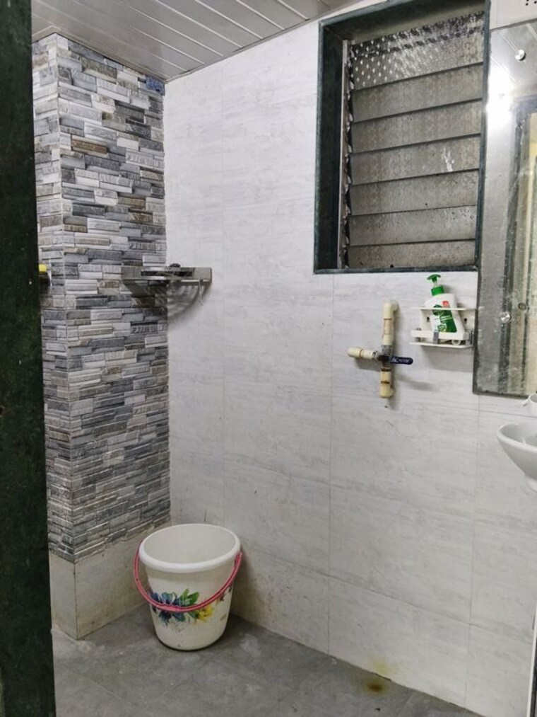 Bathroom, damodar-park-apartment 1 Bedroom 550 Sq.Ft. Apartment In Ghatkopar West Mumbai 10589582