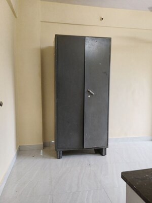 Room in 1 BHK Apartment at Damodar Park Apartment, Ghatkopar West – for Rent