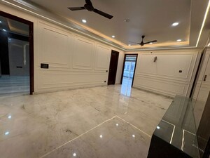 Team Area in 4 BHK Builder Floor at Uppal Southend, Sector 49 – for Rent