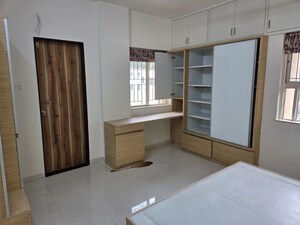 Room in 3 BHK Apartment at Archway Sahil CHS, Aundh – for Rent