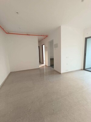 Room in 3 BHK Apartment at Kalpataru Parkcity, Kolshet Road – for Rent