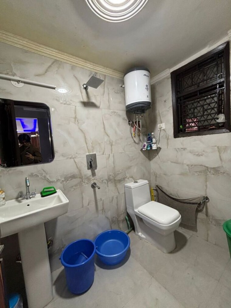 Team Area, chattarpur 2 Bedroom 90 Sq.Yd. Builder Floor In Chattarpur Delhi 10589636