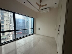 Room in 4 BHK Apartment at Lodha The World Towers World One Tier 2, Worli – for Rent