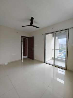 Room in 3 BHK Apartment at Kalpataru Jade Residences, Baner – for Rent