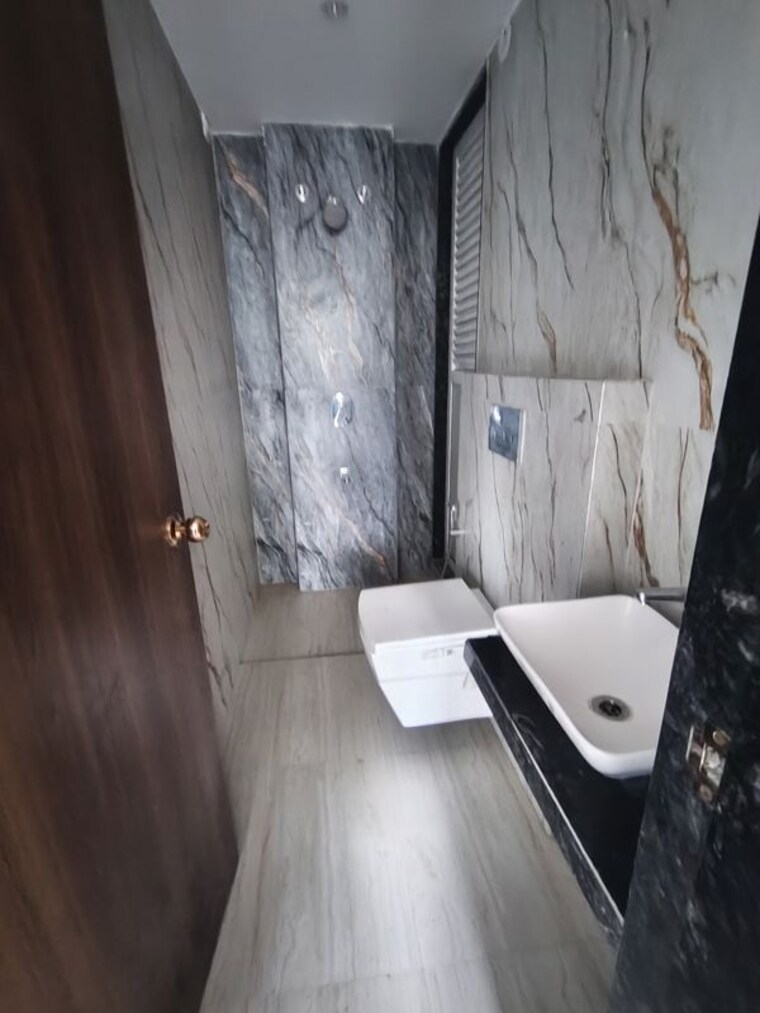 Bathroom, satyam-trinity-towers 3 Bedroom 924 Sq.Ft. Apartment In Kharghar Sector 36 Navi Mumbai 10589649