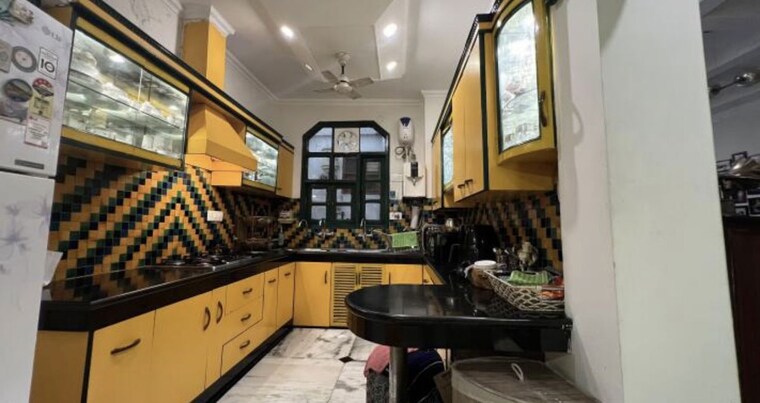 Kitchen, east patel nagar 3 Bedroom 200 Sq.Yd. Builder Floor In East Patel Nagar Delhi 10589660