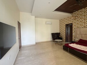 Bedroom in 3 BHK Builder Floor at Mandi – for Sale