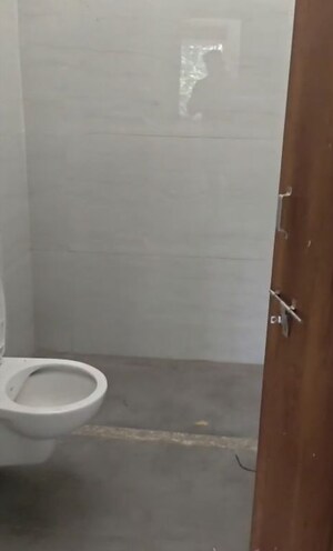 Bathroom in 2 BHK Builder Floor at Vijay Nagar – for Rent