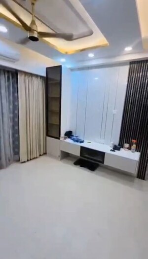 Team Area in 3.5 BHK Apartment at Bestech Park View Sanskruti, Sector 92 – for Rent