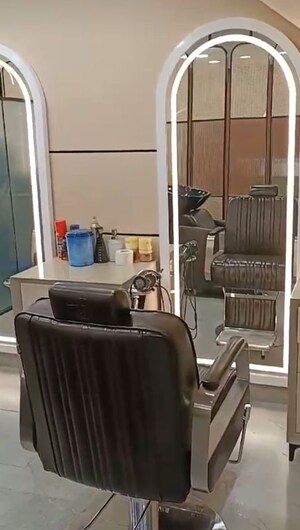 Gym in  Shop at New Friends Colony – for Rent