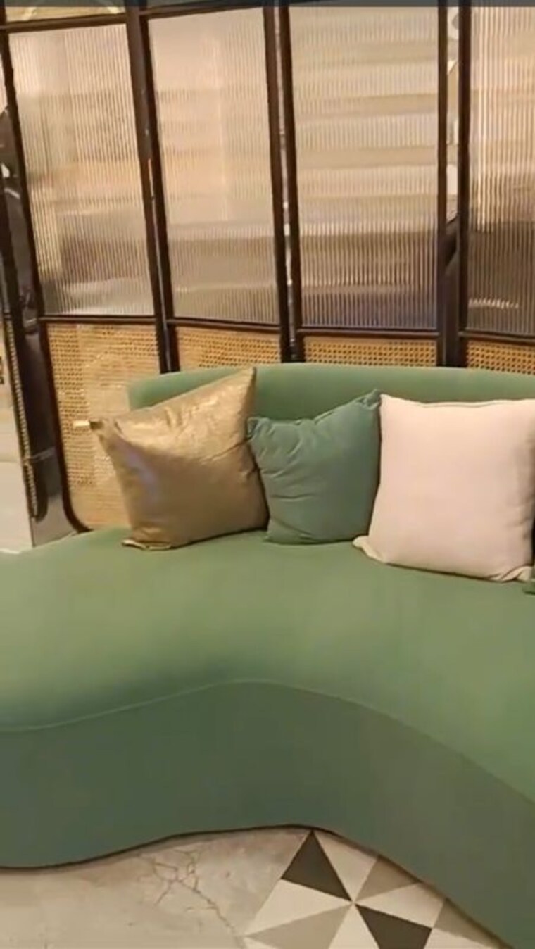 Tv Room, new friends colony Commercial Shop 1350 Sq.Ft. In New Friends Colony Delhi 10589611