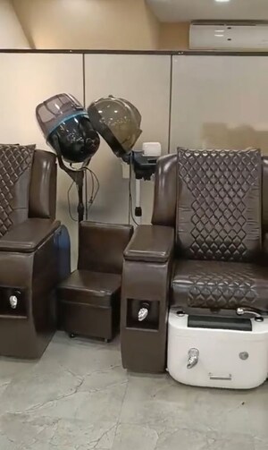   Shop at New Friends Colony – for Rent