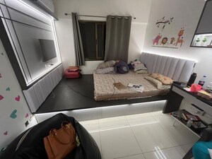 Team Area in 4 BHK Apartment at Kumar Selena B, Baner – for Rent