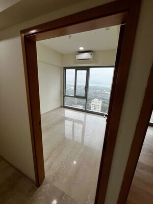 Room in 3 BHK Apartment at Piramal Aranya, Byculla – for Sale