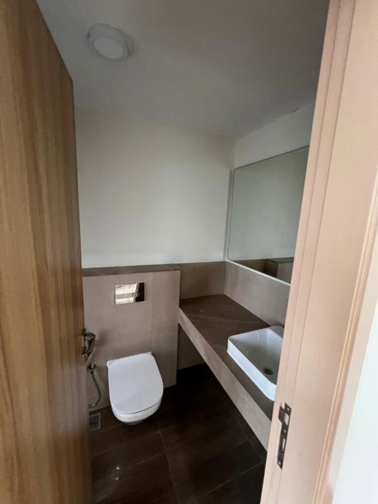 Bathroom, piramal-aranya 3 Bedroom 1200 Sq.Ft. Apartment In Byculla Mumbai 10589721
