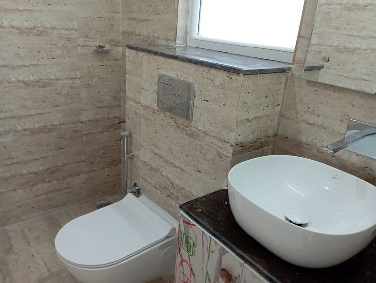 Bathroom, sector 2 4 Bedroom 270 Sq.Yd. Builder Floor In Sector 2 Gurgaon 10589711
