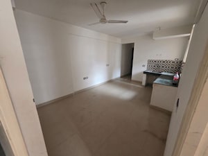 Room in 2 BHK Apartment at Signature Orchard Avenue 2, Sector 93 – for Rent