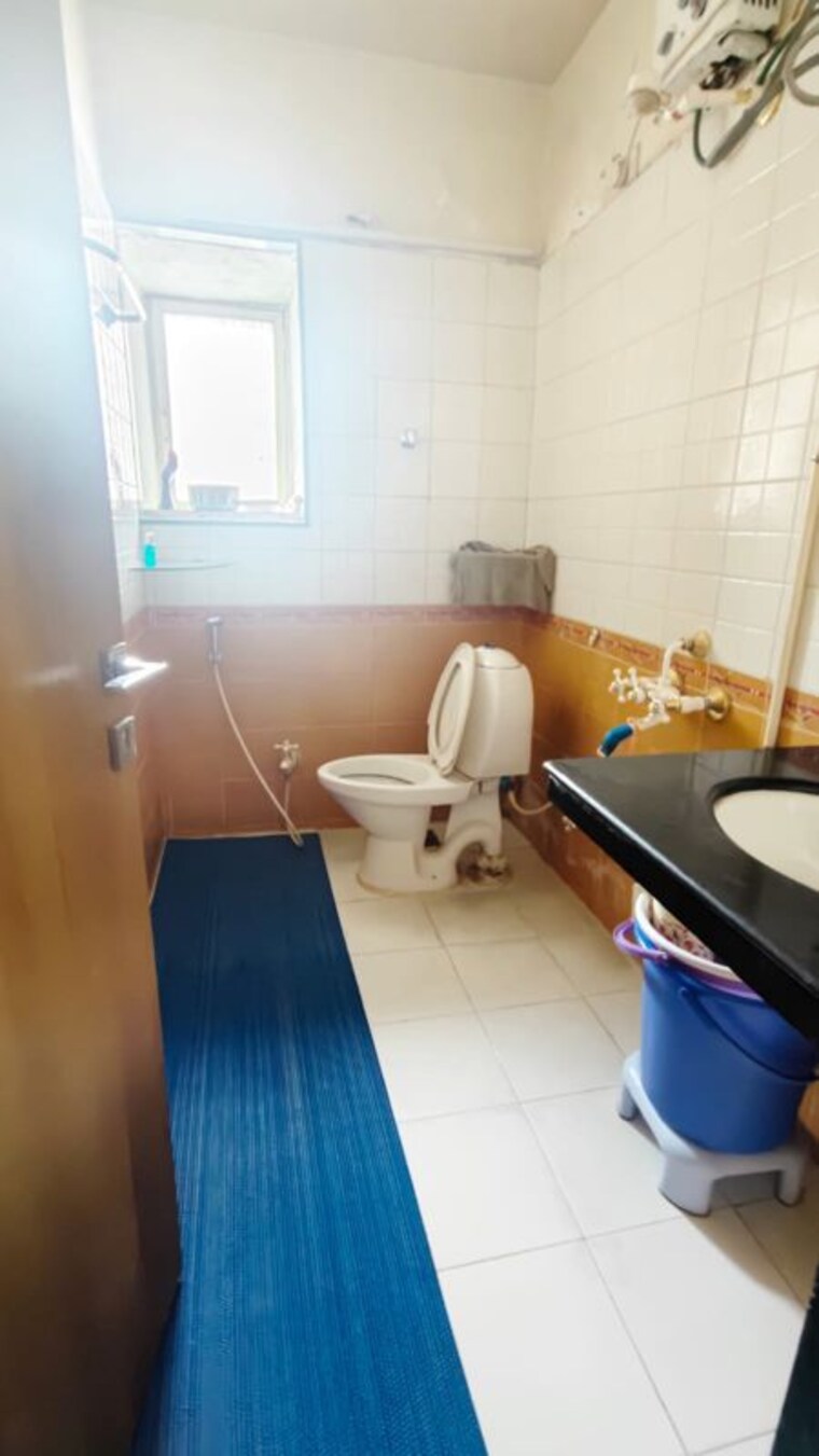 Bathroom, konark-indrayu-enclave-2 3 Bedroom 2200 Sq.Ft. Apartment In Kondhwa Pune 10589796