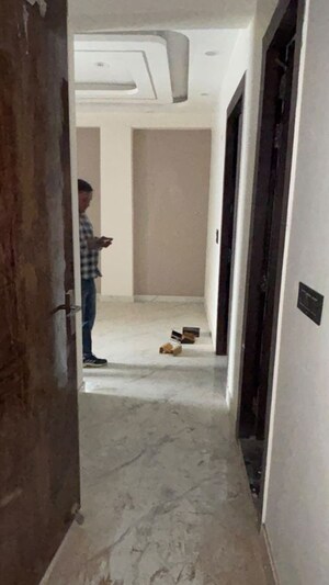 Building Lobby in 3 BHK Villa at Kingson Green Villa Phase 2, Panchsheel Green – for Sale