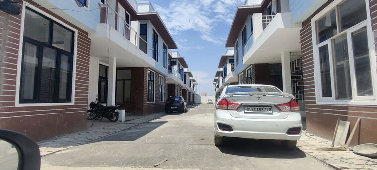 Exterior View, kingson-green-villa-phase-2 3 Bedroom 2400 Sq.Ft. Villa In Panchsheel Green Greater Noida 10589809