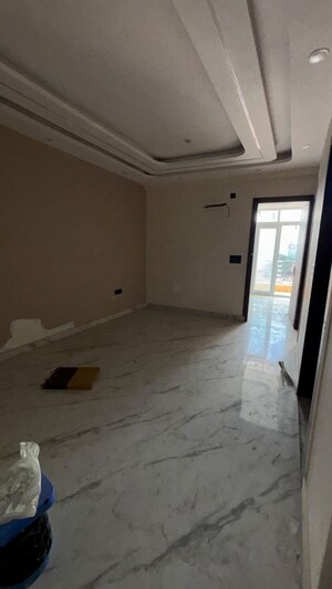 Room in 3 BHK Villa at Kingson Green Villa Phase 2, Panchsheel Green – for Sale