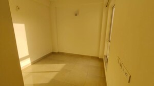 Room in 3 BHK Apartment at Anant Raj Estate Plots, Sector 63a – for Rent