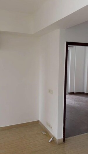 Room in 3 BHK Apartment at Conscient Heritage One, Sector 62 – for Rent