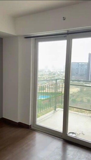 Room in 3 BHK Apartment at Conscient Heritage One, Sector 62 – for Rent