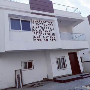 4 BHK Villa For Sale in Patighanpur