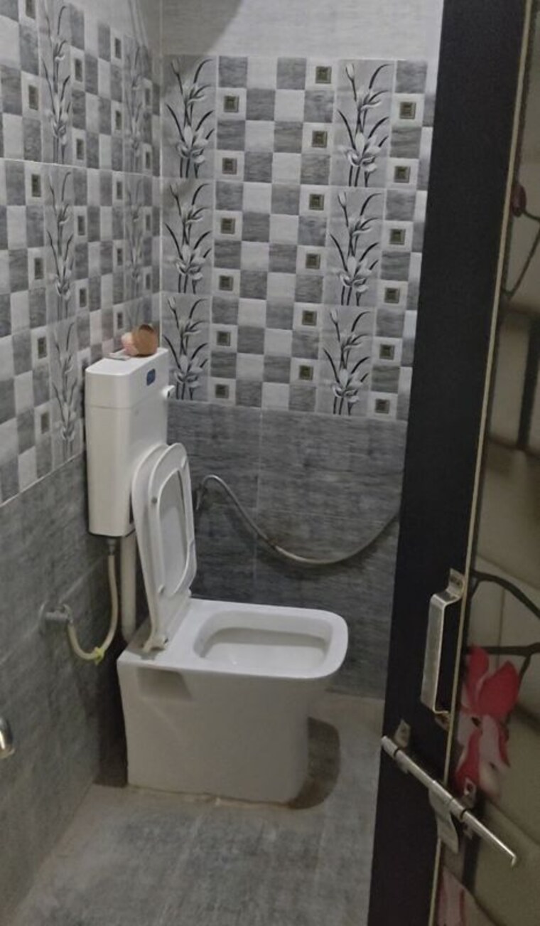 Bathroom, vijay nagar 1 Bedroom 600 Sq.Ft. Builder Floor In Vijay Nagar Indore 10589851