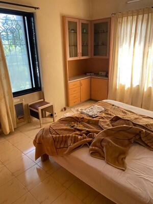 Master Bedroom in 3 BHK Apartment at Kumar Parisar, Kothrud – for Rent
