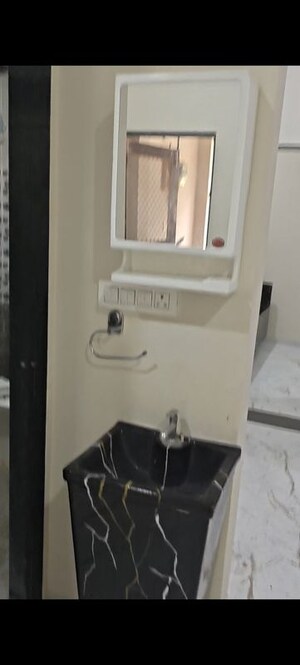 Bathroom in 1 BHK Builder Floor at Vijay Nagar – for Rent