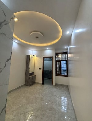 Room in 3 BHK Builder Floor at Dwarka Mor – for Rent