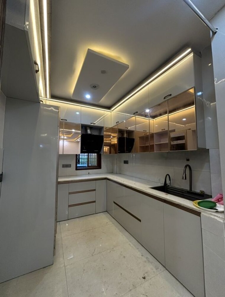 Kitchen, dwarka mor 3 Bedroom 900 Sq.Ft. Builder Floor In Dwarka Mor Delhi 10589941