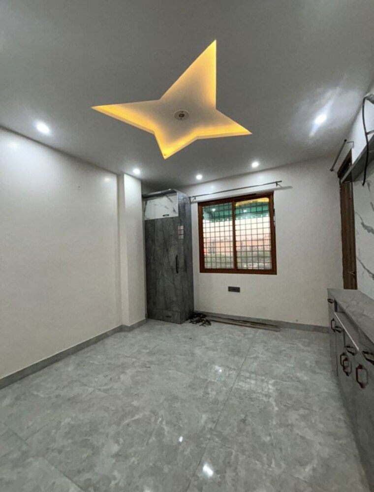 Room, dwarka mor 3 Bedroom 900 Sq.Ft. Builder Floor In Dwarka Mor Delhi 10589941